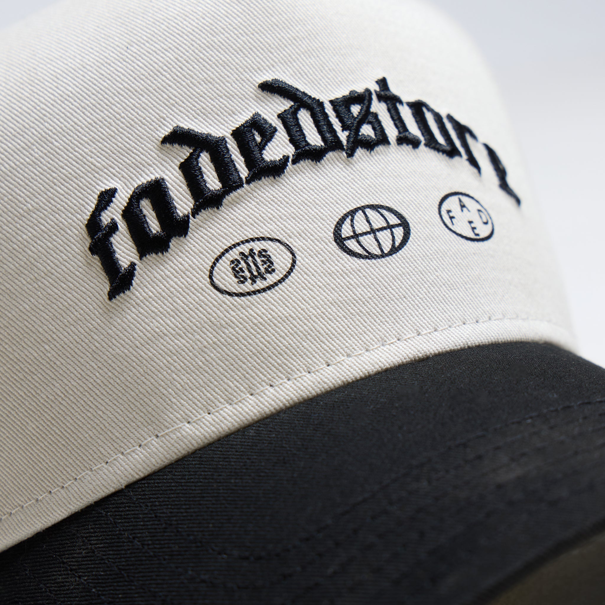 Faded Gothic Icon Cap | Chalk/Black