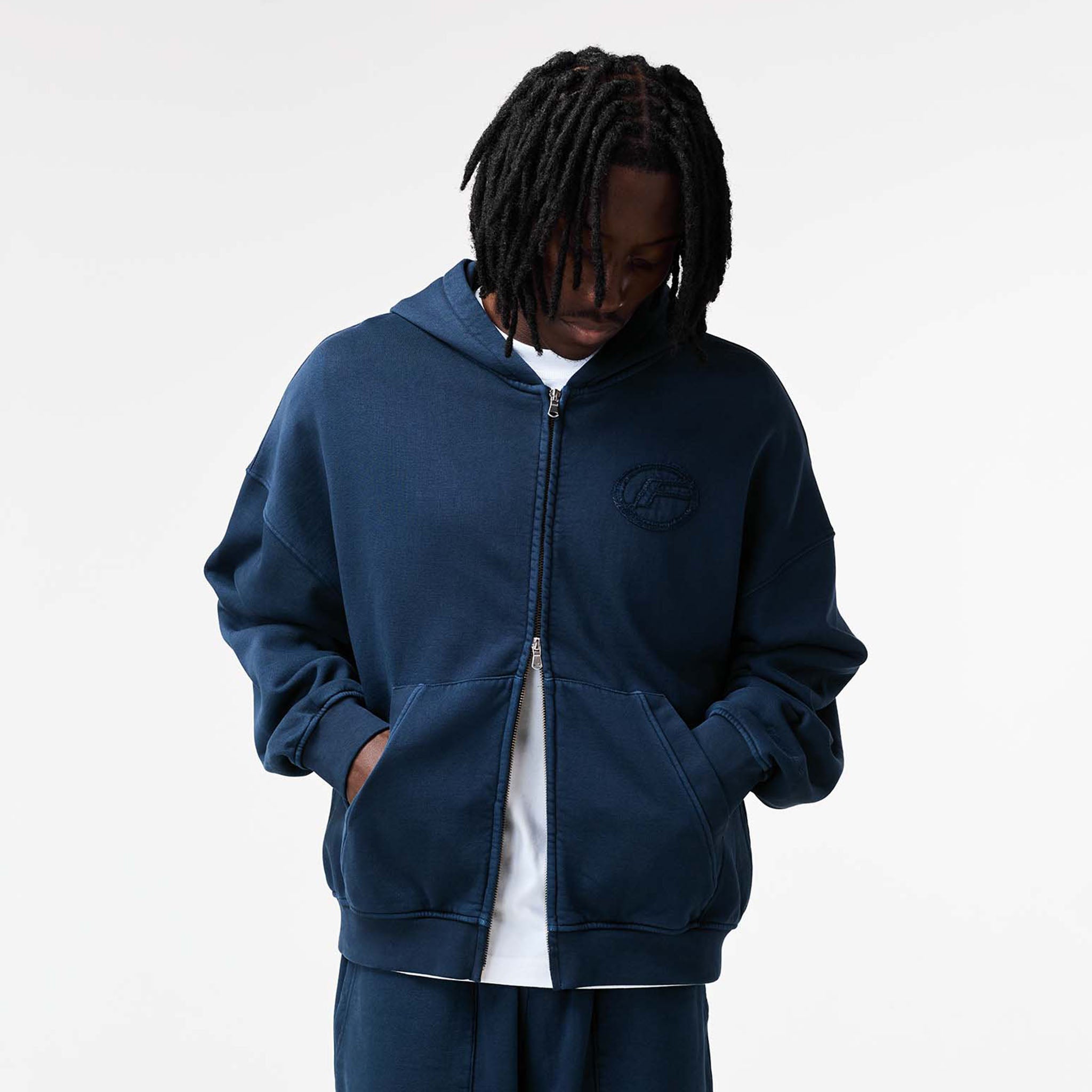 Oval Appliqué Hoodie | Washed Navy