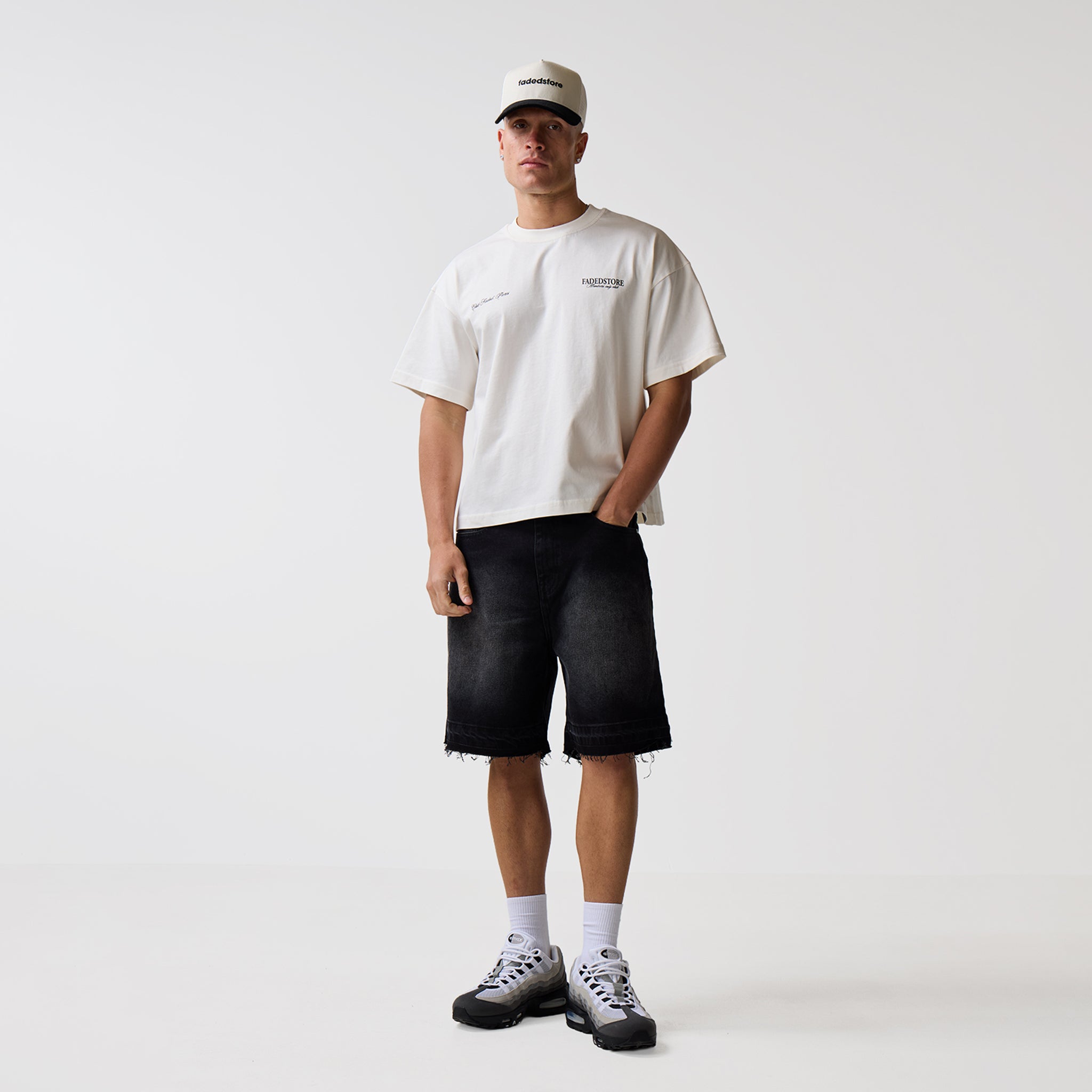 The Show T-Shirt | Chalk